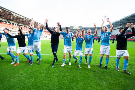 Malmö FFsSören Rieks, Markus Rosenberg, Anders Christiansen och Eric Larsson jublar och tackar publiken