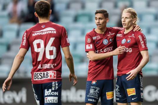 Örgrytes Fredrik Zanjanchi jublar med Gustav Ludwigson