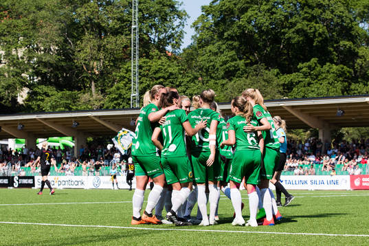 Hammarbys spelare jublar