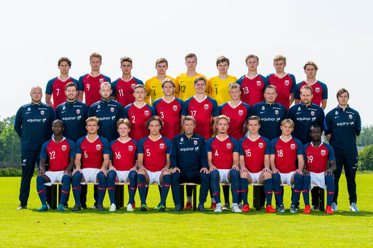  Markus Solbakken, Erik Botheim, Filip Møller Delaveris, goalkeeper Mads Hedenstad Christiansen, goalkeeper Kristoffer Klaesson, goalkeeper Andreas Hippe Fagereng, Sebastian Jarl, Elias Kristoffersen Hagen and Mikael Ugland. Middle row: Marius Bøe, assistant coach, André Schelander, analysis, Helge Bjørke, team manager, Marcus Holmgren Pedersen, Jesper Daland, Jørgen Strand Larsen, Halldor Stenevik, Onar Nymoen, goalkeeper coach, Geir Frigård, assistant coach, and Peder Lindsetmo, physio. Bottom row: Robert Williams, Jonas Tillung Fredriksen, Jakob Maslø Dunsby, Colin Rösler, Gunnar Halle, head coach, Erik Tobias Sandberg, Johan Hove, Mikael Tørset Johnsen and Joshua Kitolano.