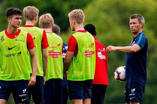 Gunnar Halle, head coach of Norway G19,