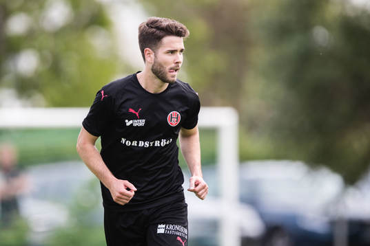   Hittarps Edis Agelius jublar efter 2-0
