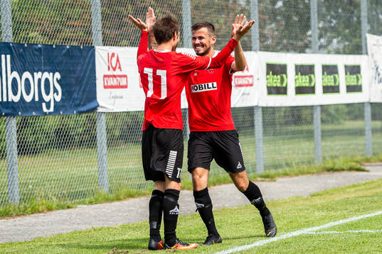 Limhamn Bunkeflos Daniel Jovanovic och Sebastian Rask jublar