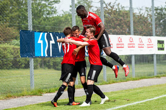 Limhamn Bunkeflos spelare jublar