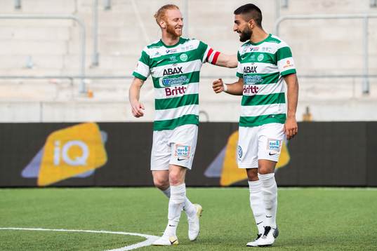 Västerås Calle Svensson och Sean Sabetkar jublar