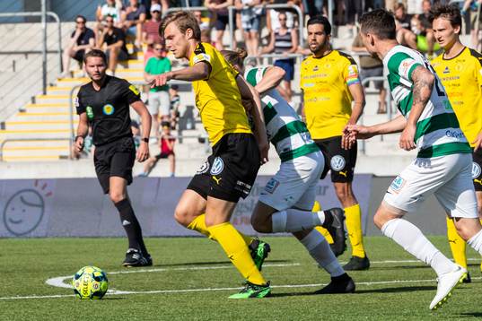 Frejs Marcus Degerlund och Västerås Filip Tronet