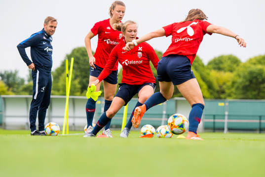 Martin Sjögren, head coach of Norway, Synne Skinnes