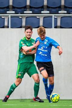 Dalkurds Robin Tranberg och Halmstads Erik Ahlstrand