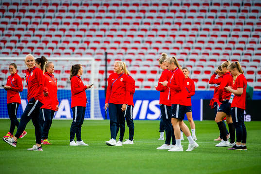 Maria Thorisdottir, Therese Sessy Åsland, Cecilie Redisch