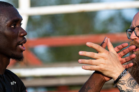 Västerås Ravy Tsouka Dozi tackar publiken