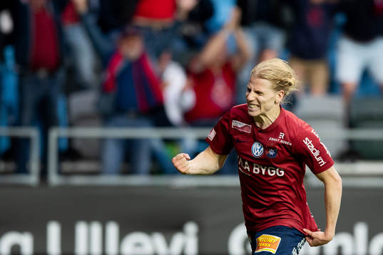 Örgrytes Gustav Ludwigson jublar efter 1-0 målet