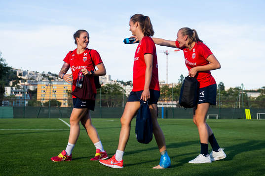 Isabell Lehn Herlovsen, Caroline Graham Hansen and Frida