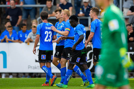 Halmstads Rasmus Wiedsheim-Paul jublar efter sitt 4-0 mål