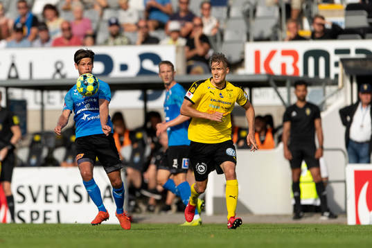 Halmstads Dusan Djuric och Frejs Kim Skoglund