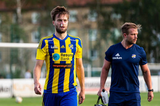 Eskilsminnes Jonatan Olsson har ont