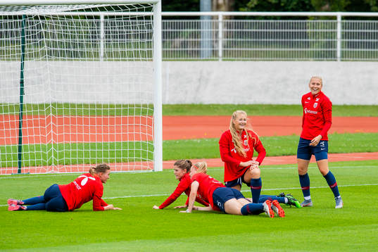 Kristine Minde, Maren Nævdal Mjelde, Therese Sessy