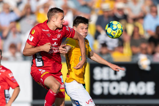 Elfsborgs Stian Rode Gregersen och Falkenbergs Kirill