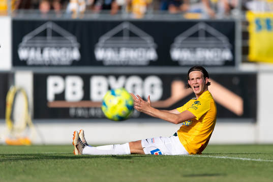 Falkenbergs Robin Östlind reagerar