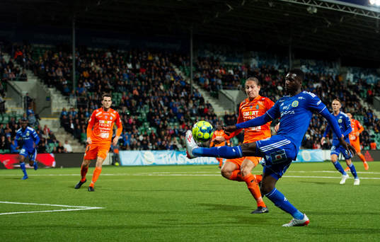 AFC Eskilstunas Felix Michel Melki och Sundsvalls Peter Wilson