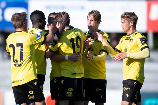 Kasper Holmboe Skaanes of Start celebrates with teammates after 1-3