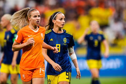 Jackie Noëlle Groenen of Netherlands and Kosovare Asllani