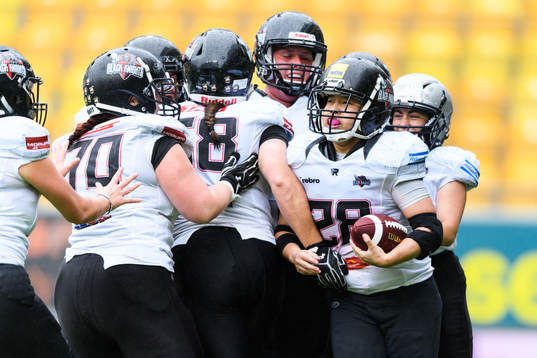Örebro Black Knights Minmin Zhao jublar