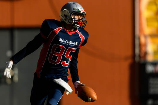 Stockholm Mean Machines Hans von Wachsman jublar efter touchdown