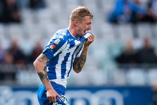 IFK Göteborgs Sebastian Eriksson jublar efter att han gjort 1-0
