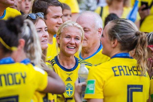 Pernille Harder, Girlfriend of Magdalena Eriksson of Sweden