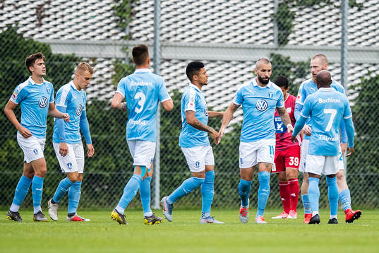  Malmö FFs Guillermo Molins jublar med lagkamrater efter 1-0