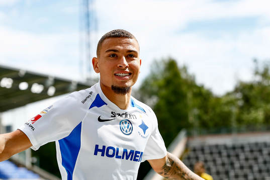 IFK Norrköpings Jordan Larsson jublar