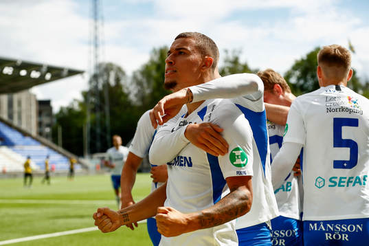 IFK Norrköpings Jordan Larsson jublar efter mål 1-0