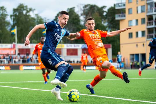 Djurgårdens Haris Radetinac och AFC Eskilstunas Kadir