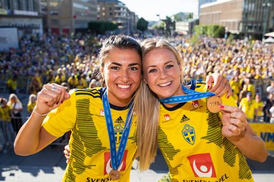 Goalkeeper Zecira Musovic and Amanda Ilestedt  pose with