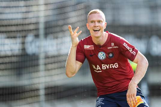  Örgrytes David Engström jublar efter 2-0