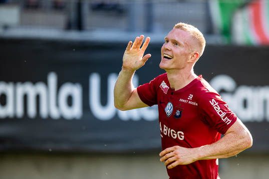 Örgrytes David Engström jublar efter 2-0