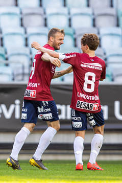  Örgrytes Simon Nilsson och Jakob Lindström jublar efter 1-0