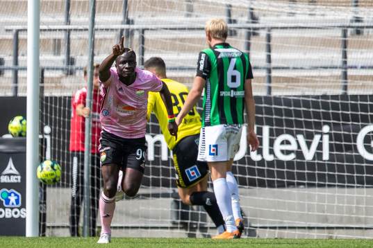  Dalkurds Kerfala Cissoko jublar efter 0-2