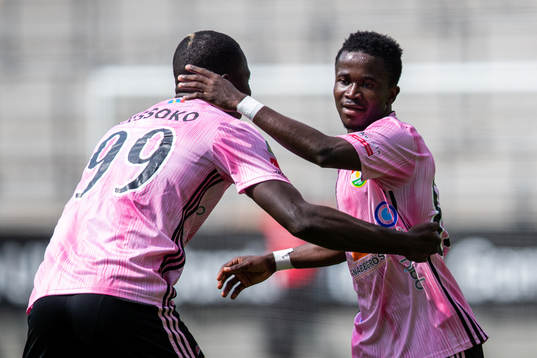  Dalkurds Kerfala Cissoko och Frank Arhin  jublar efter 2-0