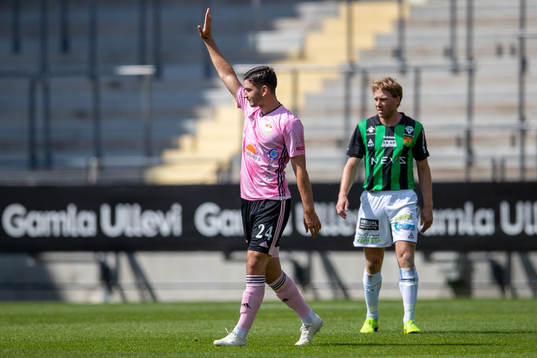 Dalkurds Besard Sabovic jublar