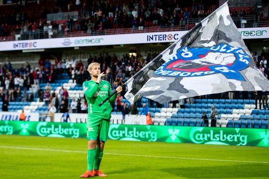 Helsingborgs målvakt Ian Pettersson jublar