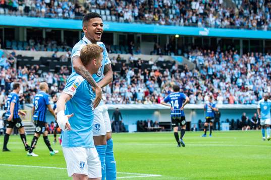Malmö FFs Anders Christiansen jublar med Romain Gall efter 1-1