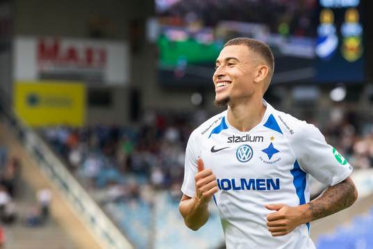 IFK Norrköpings Jordan Larsson jublar