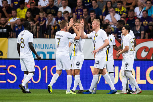 Enoch Kofi Adu, Sebastian Larsson, Kolbeinn Sigthorsson, Tarik Elyounoussi and  Henok Goitom of AIK celebrate after 1-1