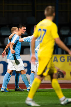 Marcus Antonsson of Malmö FF celebrate with team mates after scoring 2-2