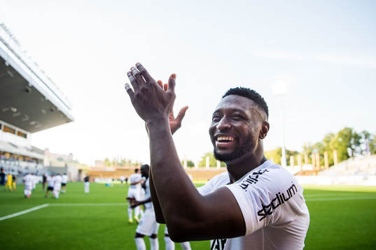 s Chinedu Obasi jublar