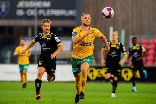 Mathias Idsøe Bringaker of Start and Espen Bjørnsen