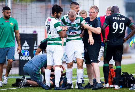 Västerås Douglas Karlberg har skadat sig i situationen