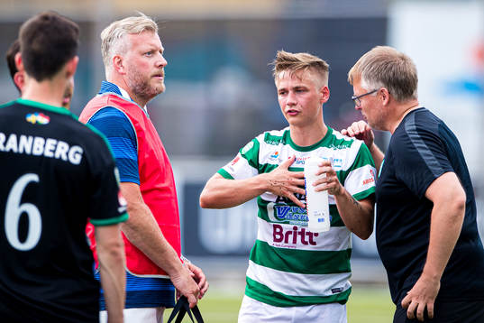 Västerås Dennis Persson efter ett bråk med Dalkurds Christopher McVey