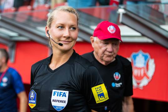 Fjärdedomaren Tess Olofsson